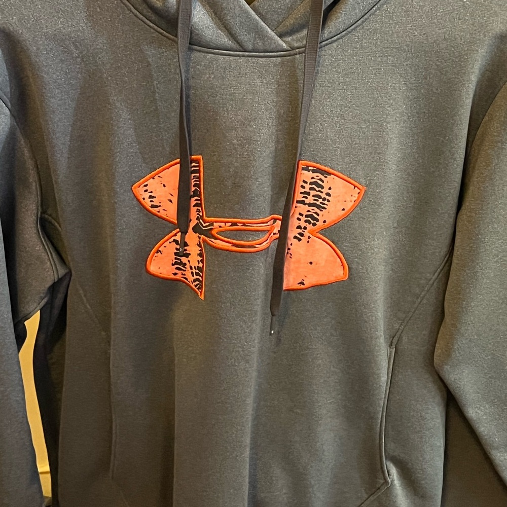 Woman’s XTRA LARGE UNDER armor hoodie. Gray and orange I wore this one quite